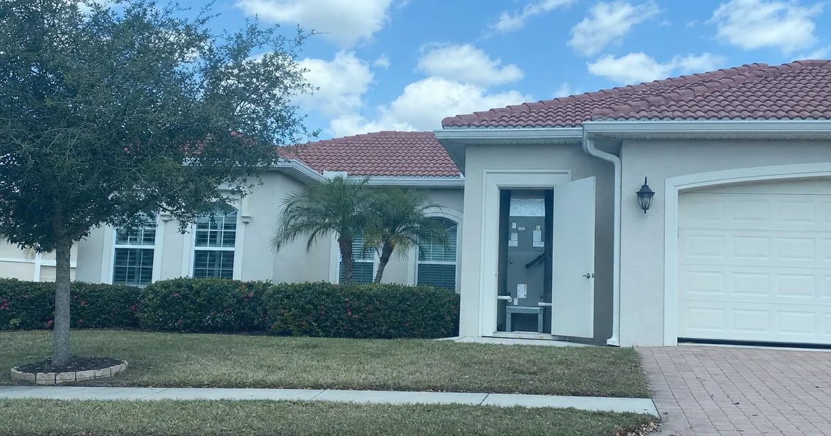 Bonita Springs, FL: a residential air duct system